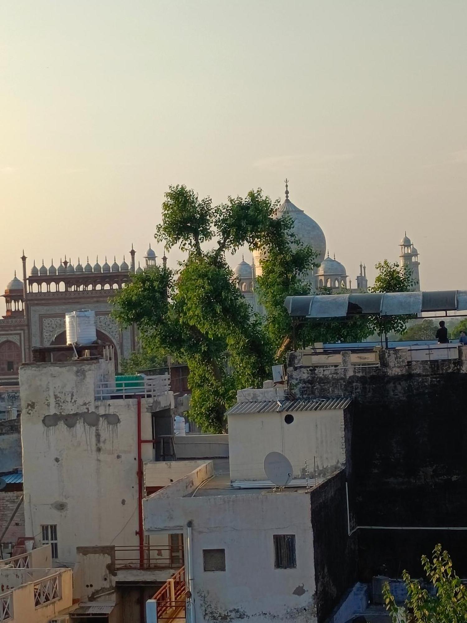 Hotel India Inn Walking Distance From Taj Mahal-- Rooftop Taj Mahal View Agra  Extérieur photo